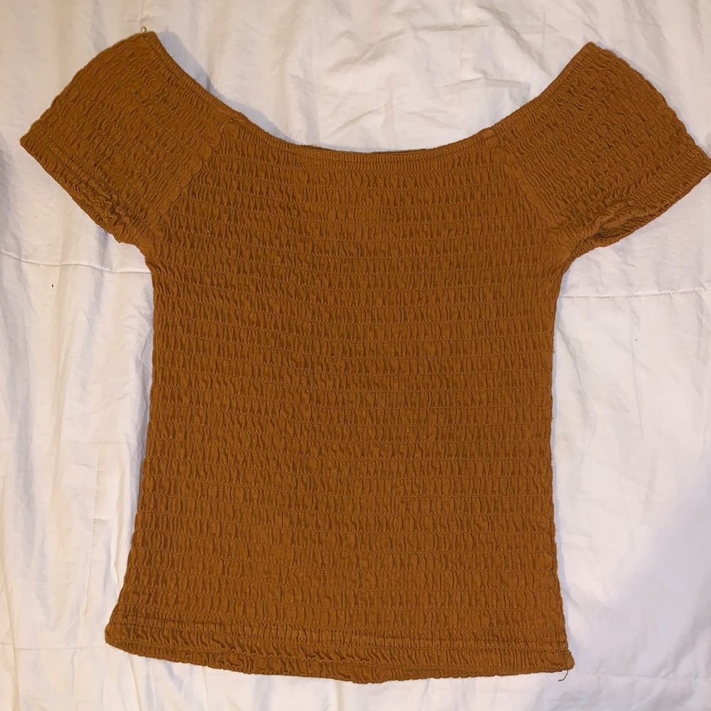 American Rag, Off the shoulder top